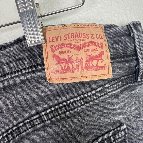 Levi's Women's Wedgie Straight Distressed Black Button Fly Ankle Jeans Size 18W - Picture 8 of 11
